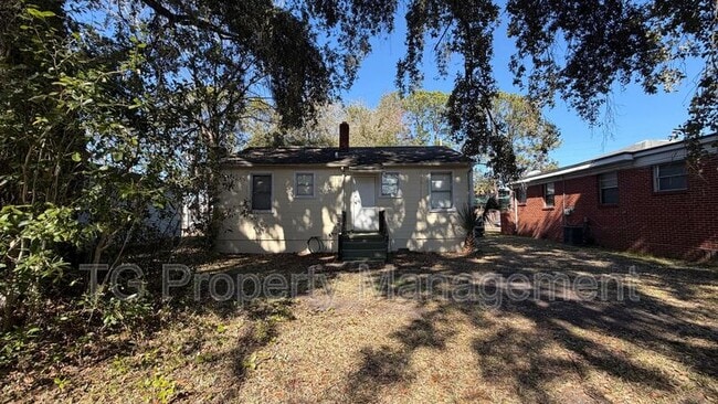 Building Photo - 1162 W 13th St