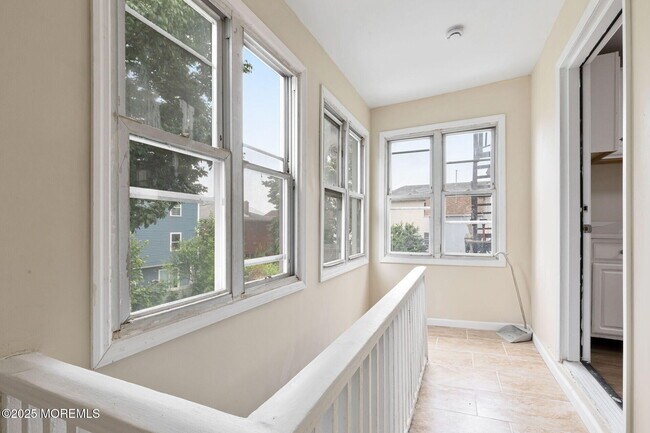 Building Photo - 216 Delaware St