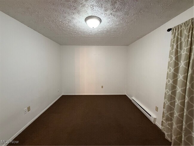 Building Photo - 4107 Orchard Dale Dr NW