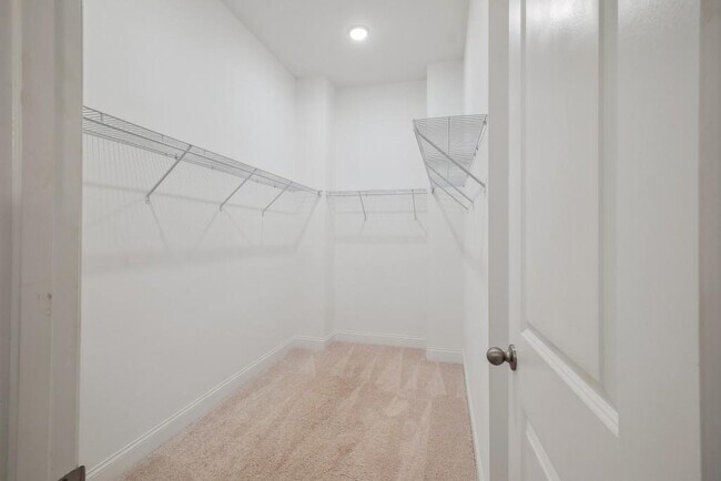 Building Photo - 704 Stickley Oak Way