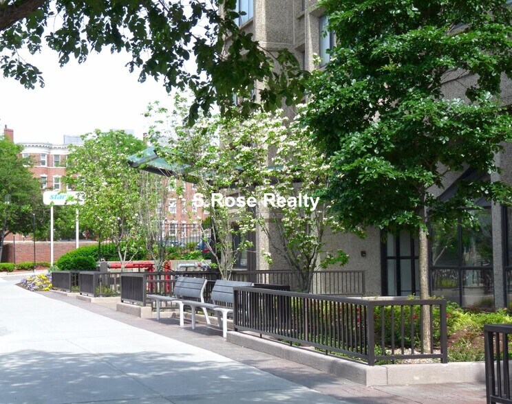 Primary Photo - 1731 Beacon St