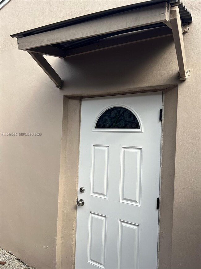 Building Photo - 4121 SW 20th St