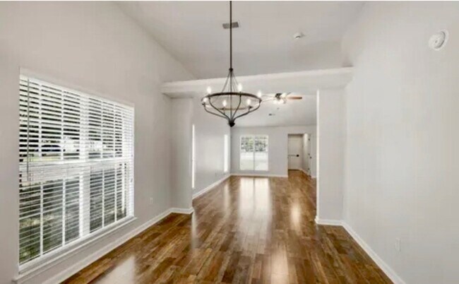 Building Photo - 5428 Bradley Dr