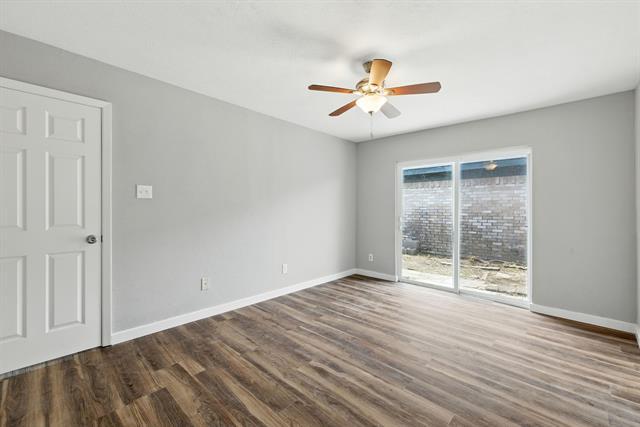 Building Photo - 2307 Montclair Dr