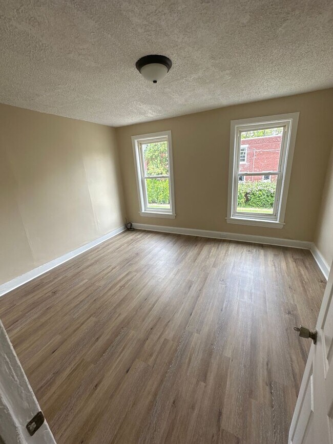Building Photo - Spacious 4-bedroom uptown Harrisburg