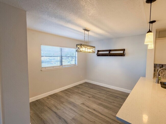 Building Photo - 150 Killarney Bay Ct