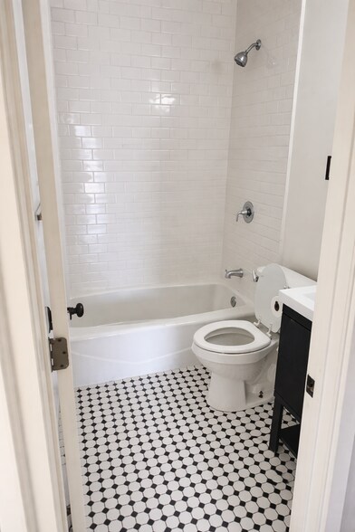 Building Photo - 4637 Marine Ave