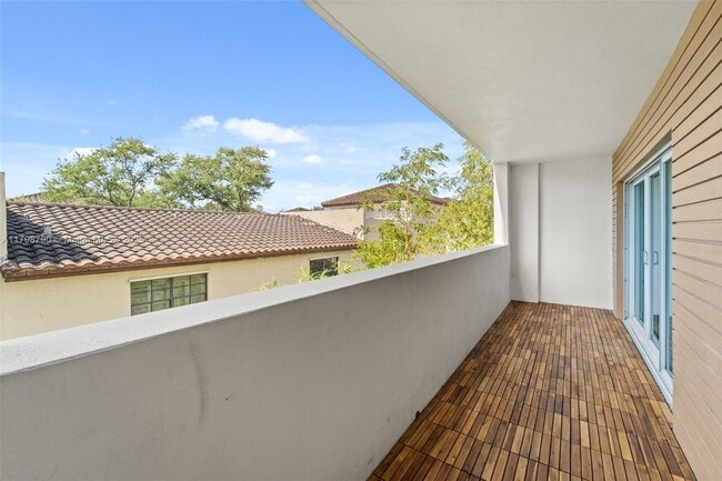 Building Photo - 2740 SW 28th Terrace