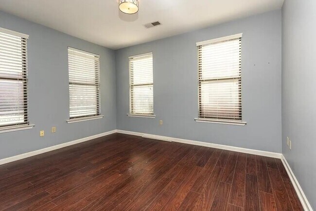 Building Photo - 721 Litty Ct