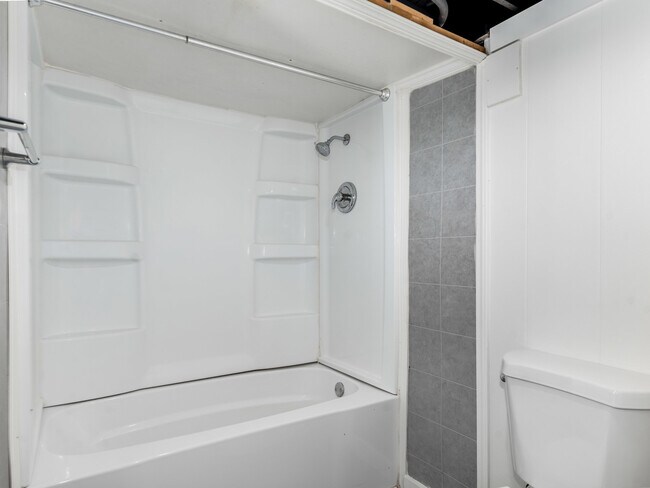 Building Photo - 3 E Main St