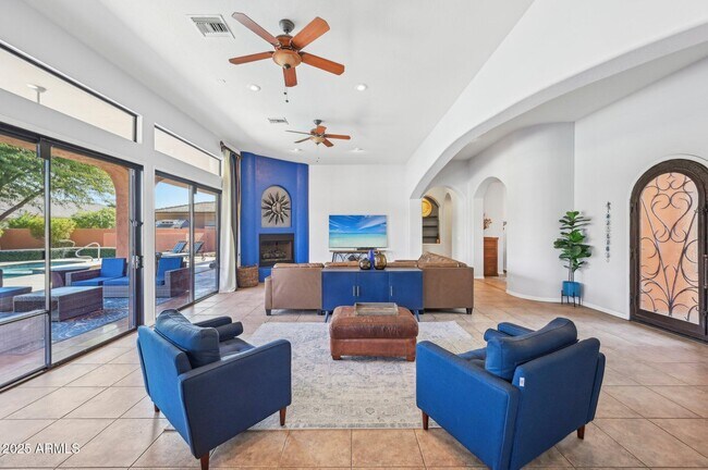 Building Photo - 351 N Cloverfield Cir
