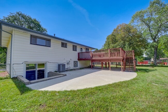 Building Photo - 728 Boxwood Dr