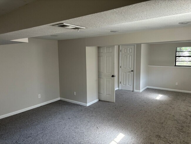 Building Photo - 28th Terrace Duplex