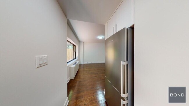 Building Photo - 405 E 56th St