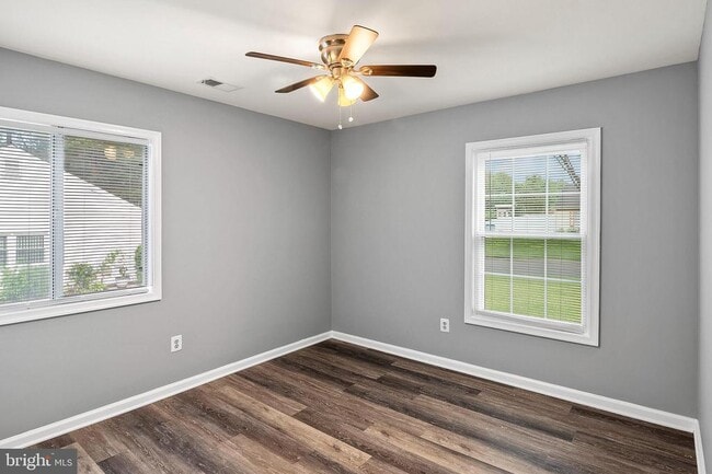 Building Photo - 9700 Cedarhollow Ln