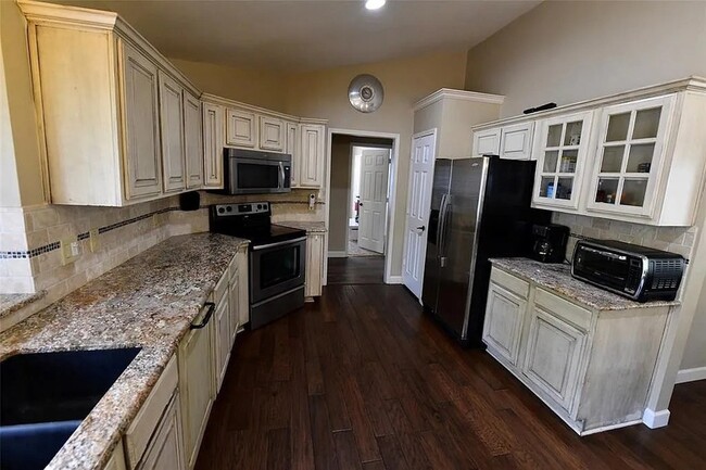 Building Photo - 525 Blair Meadow Dr