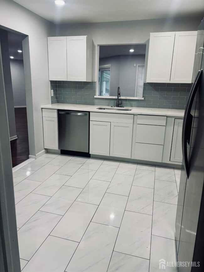 Building Photo - 1 Upperbrook Ct