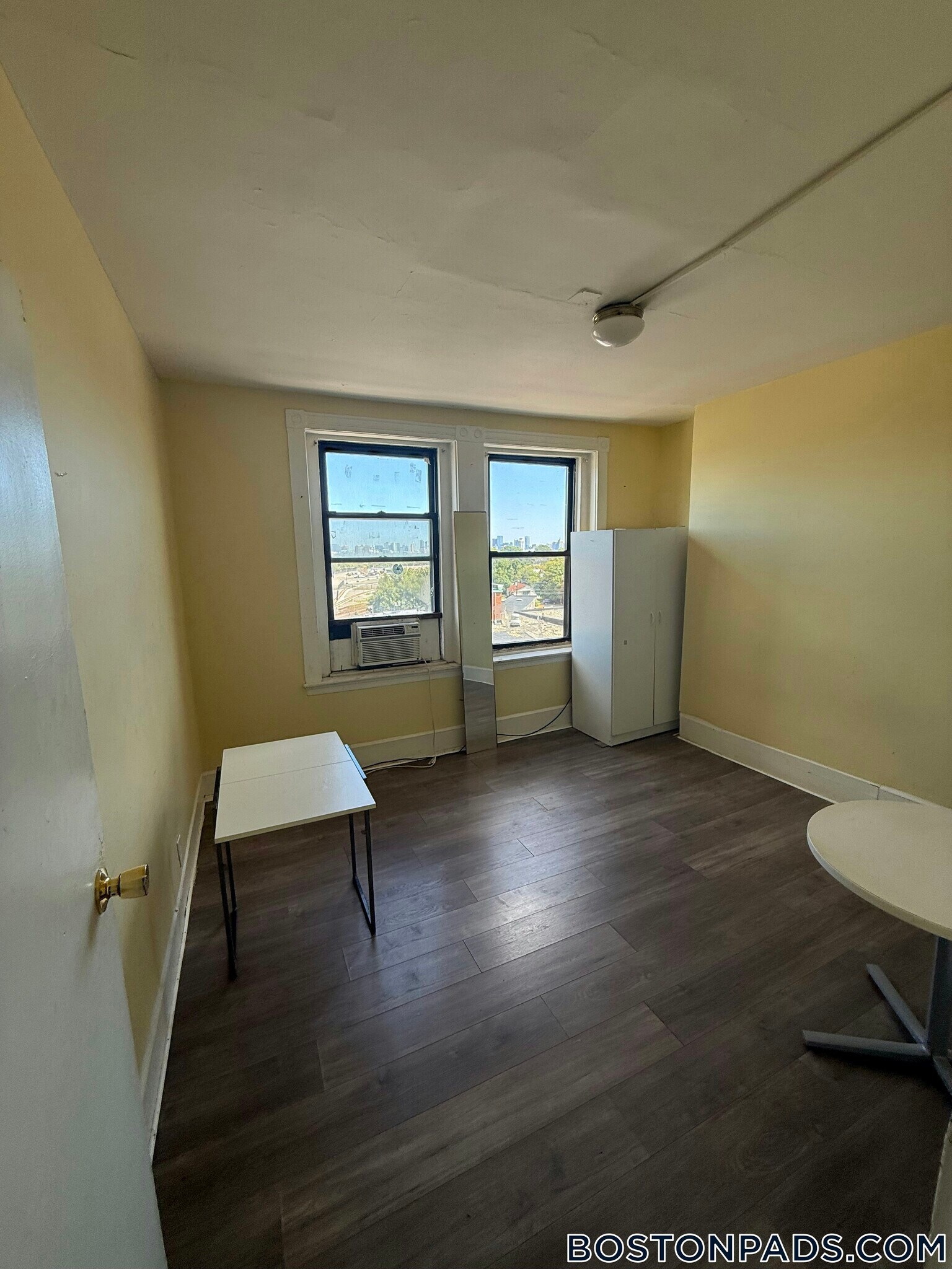 Building Photo - 9 Linden St