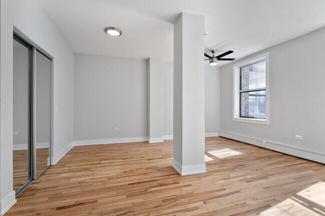 Building Photo - 1625 W Howard St