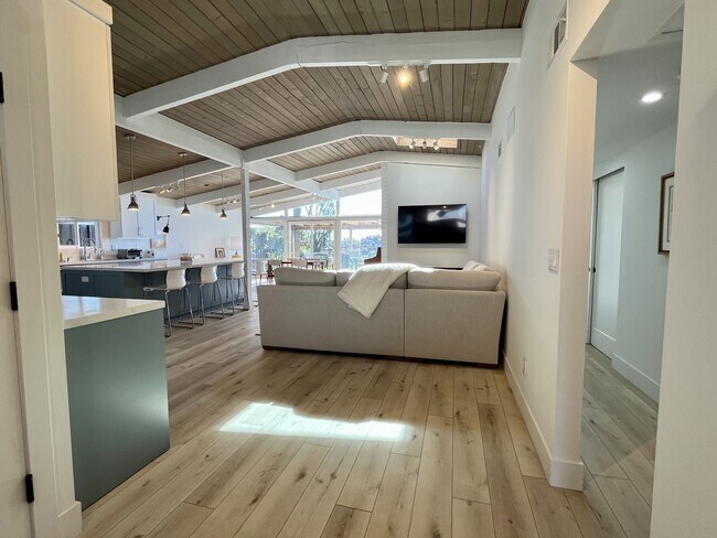 Building Photo - 2503 Aster St