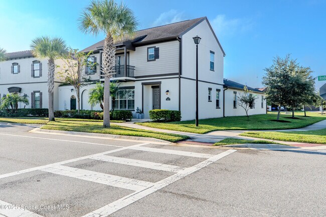 Building Photo - 2453 Rodina Dr