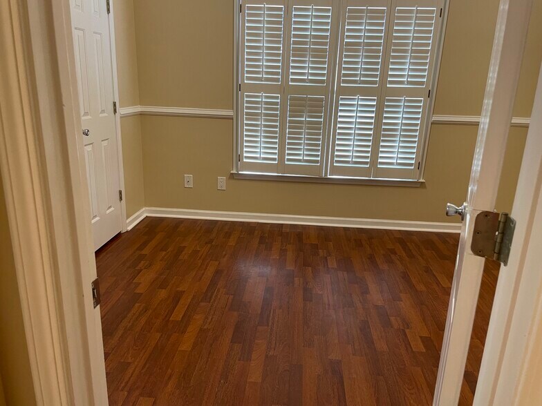 Building Photo - 3746 Summer Rose Dr