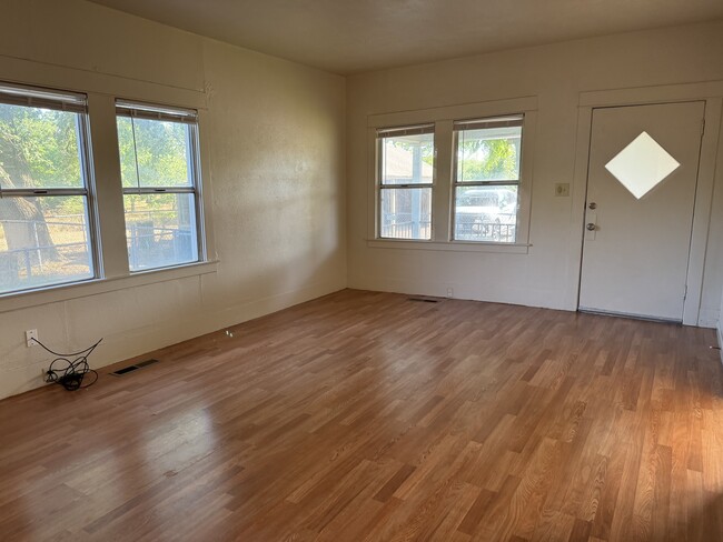 Primary Photo - 4320 S Kaiser Rd