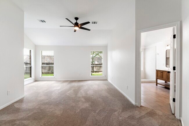 Building Photo - 54 Legend Mill Ct