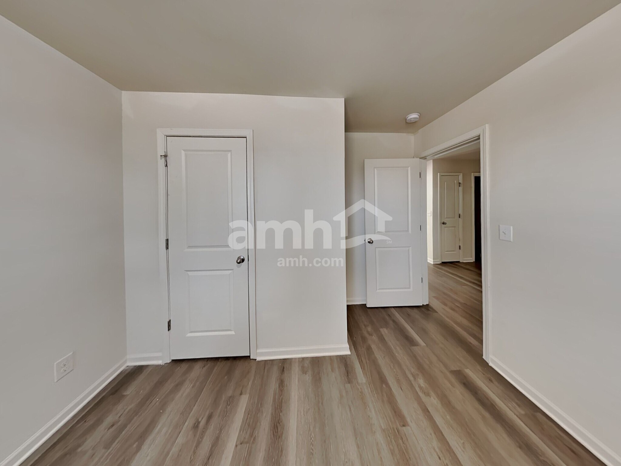 Building Photo - 4025 Clay Ct SE