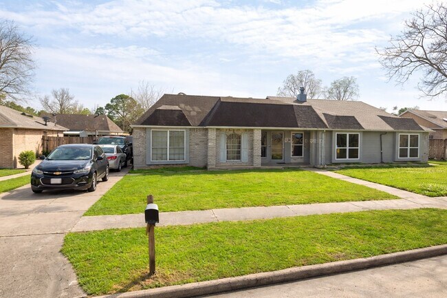 Building Photo - 13319 Bafing Dr