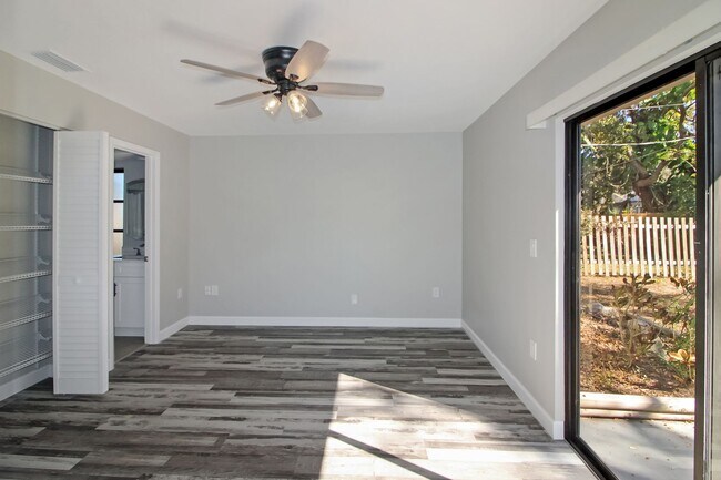 Building Photo - South Venice Annual Home for Rent