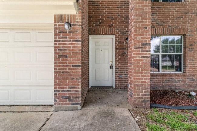 Building Photo - 19747 Byron Meadows Dr
