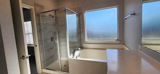 Building Photo - 1121 Beaverwood Ln