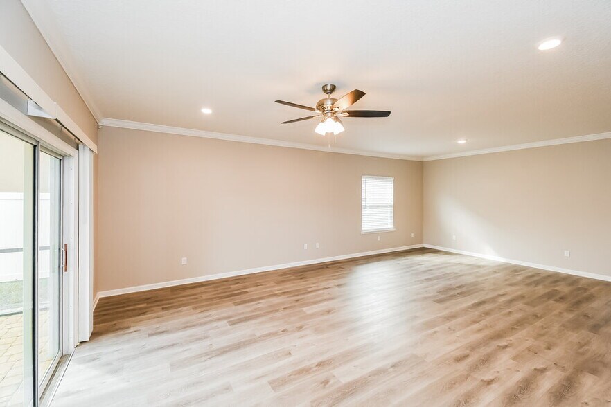 Building Photo - 16171 Magnolia Grove Way