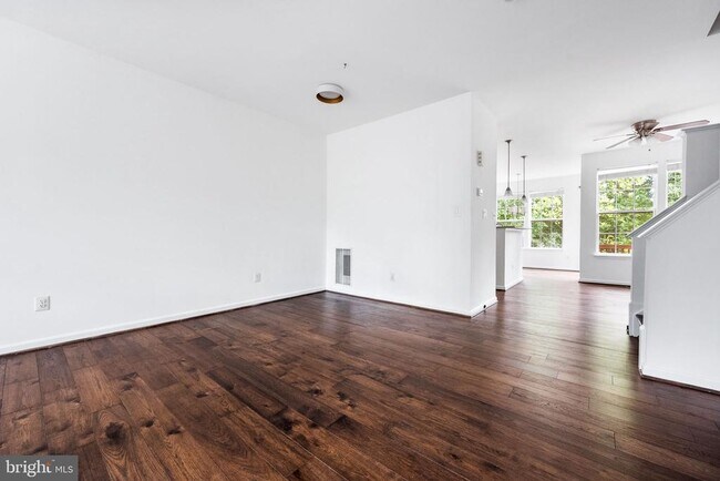 Building Photo - 21562 Iredell Terrace
