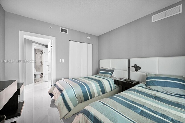 Building Photo - 250 Sunny Isles Blvd