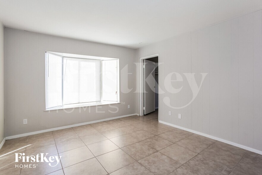 Building Photo - 1701 Sweeney Ave