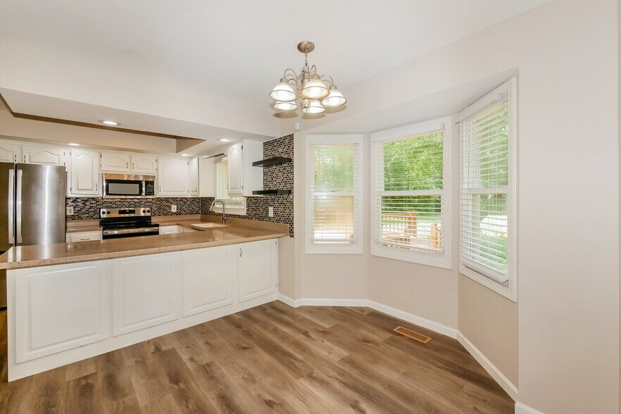 Building Photo - 100 Abbey Rd