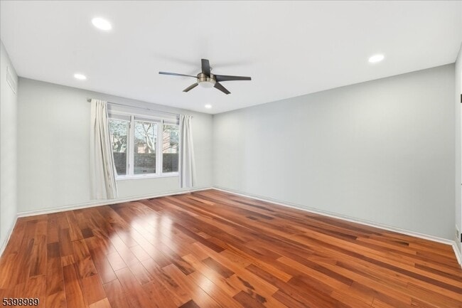 Building Photo - 65 Aspen Dr