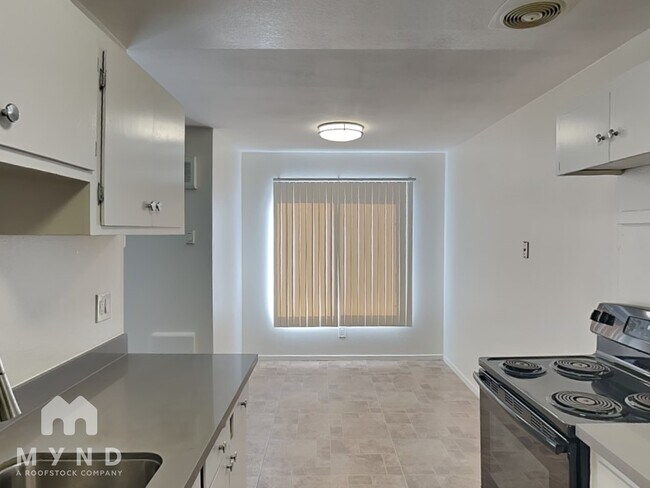 Building Photo - 240 Athol Ave