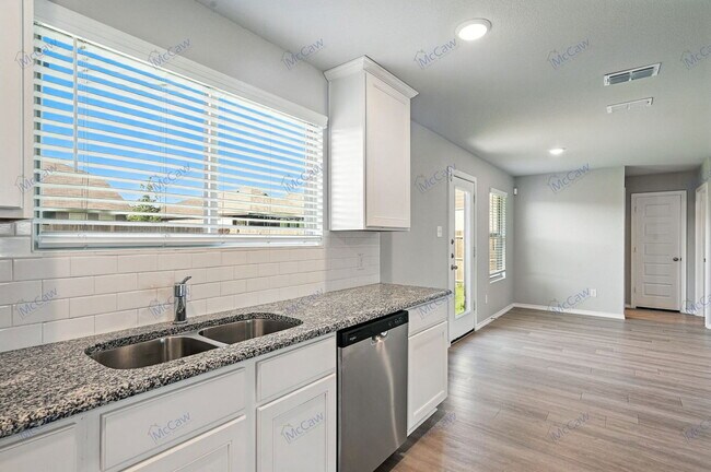 Building Photo - 6305 Port Ct