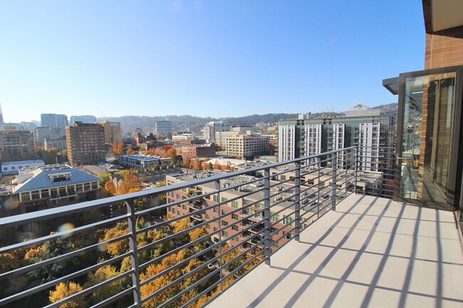 Building Photo - Epitome of Luxury: Spacious 2 Bedroom Pent...