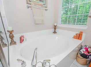 Building Photo - 8013 Peony Ct