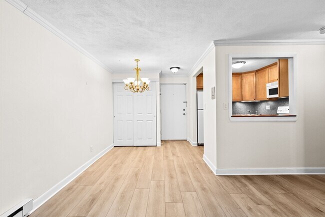 Building Photo - 79 Fountain Ln