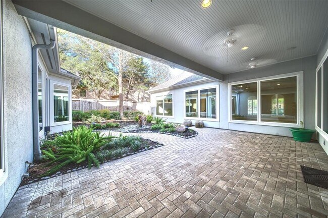 Building Photo - 910 Peachwood Bend Dr