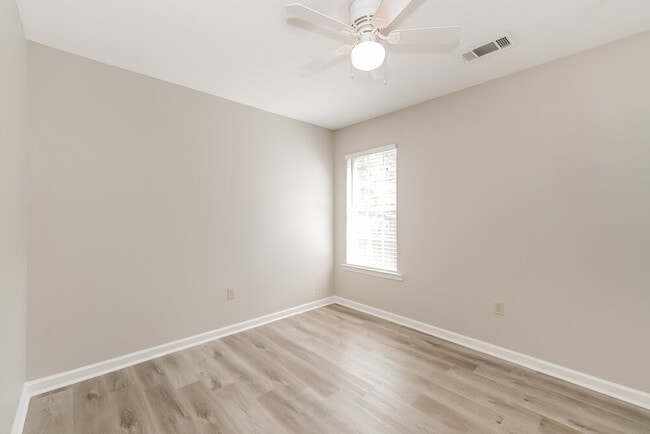 Building Photo - 1030 Nolan Ln