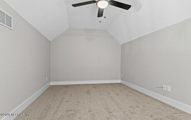 Building Photo - 13700 Richmond Park Dr N
