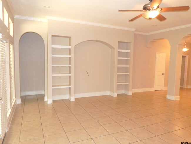 Building Photo - 5622 Andover Dr