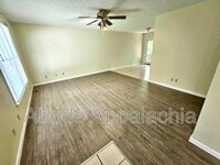 Building Photo - 269 Peach Orchard Dr
