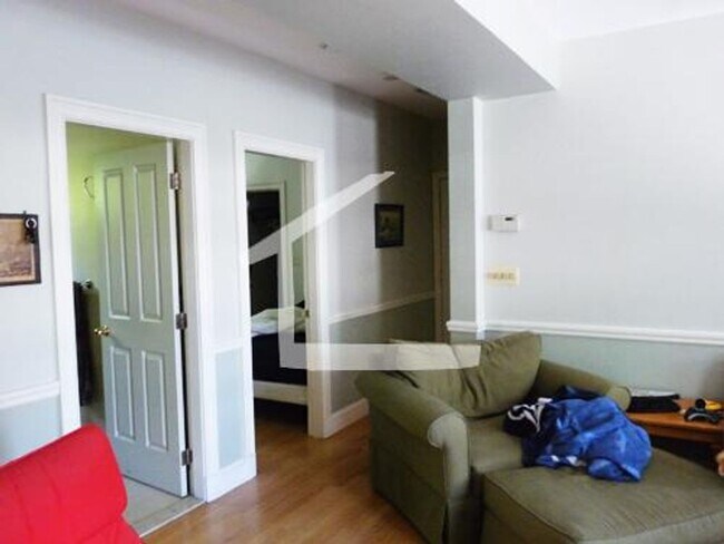 Building Photo - HOT ALLSTON LISTING!!!! Sept 1st Move in!!